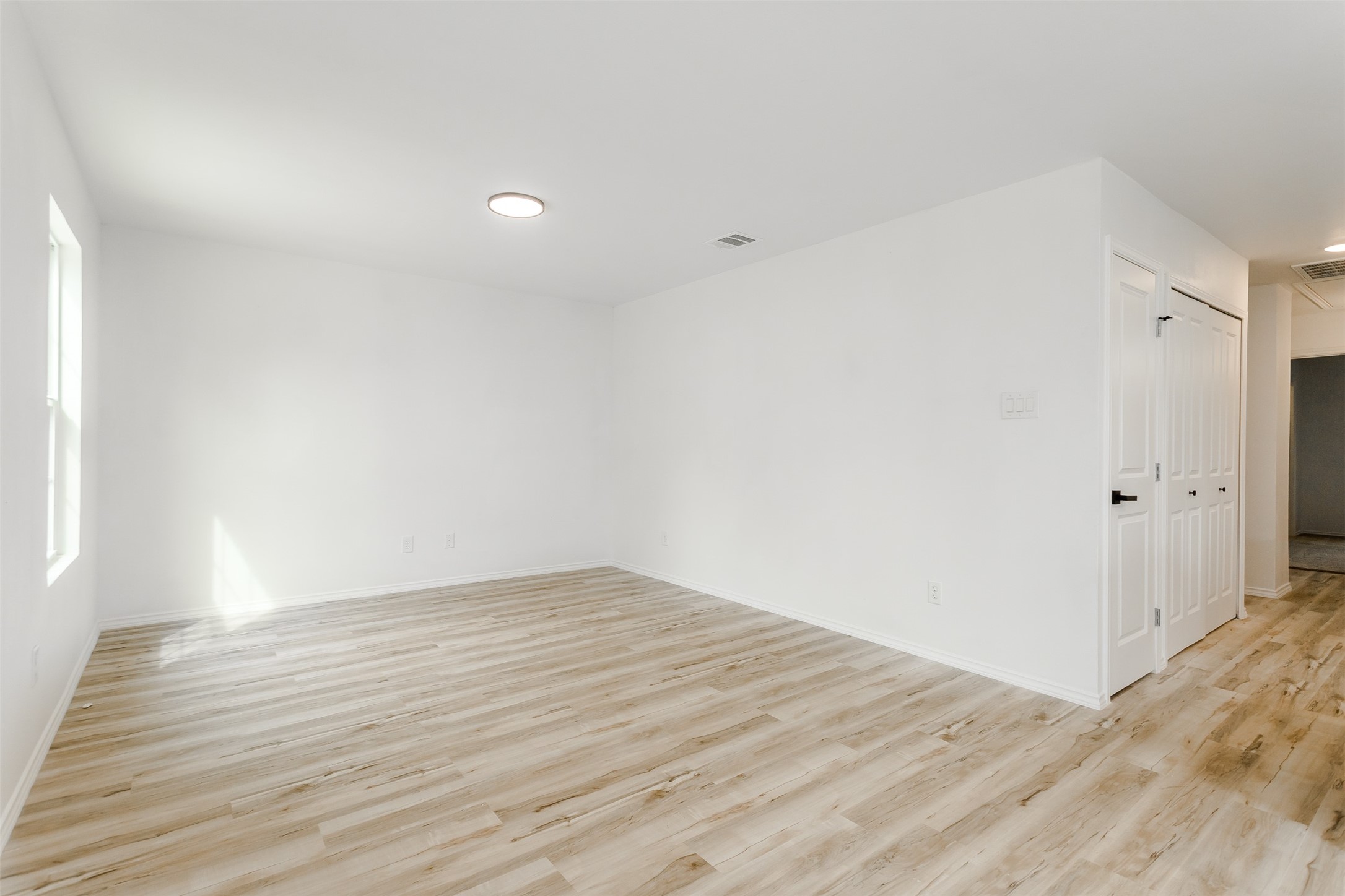 308 S 3rd Bonham TX 75418