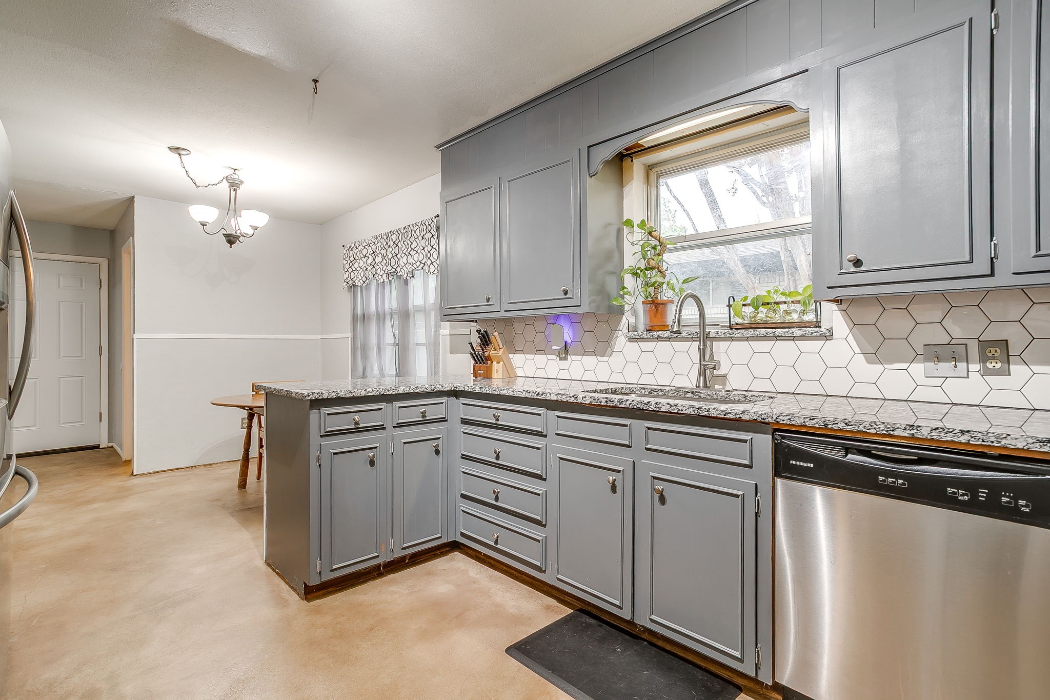 4000 Sundown Drive Benbrook TX 76116