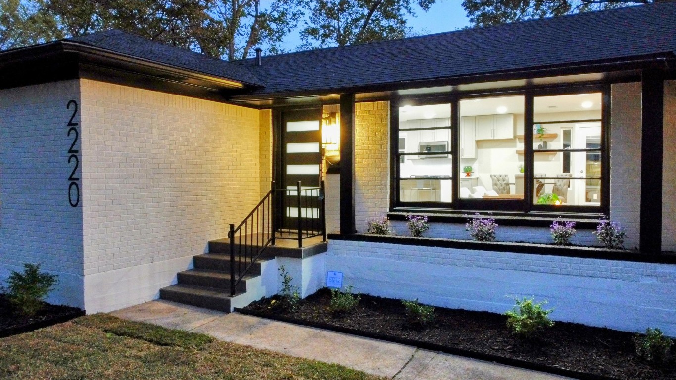 2220 Tolosa Drive Dallas TX 75228
