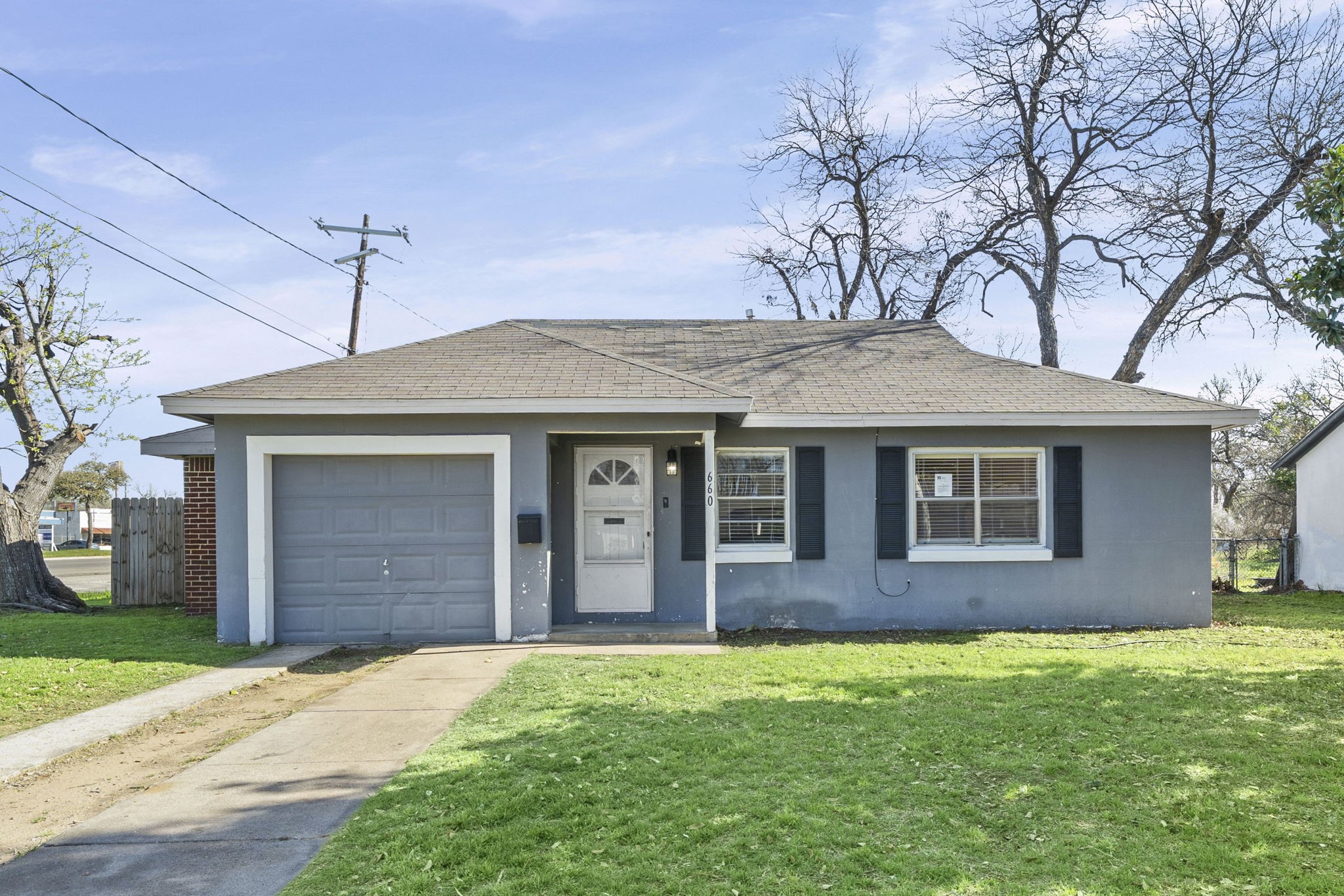 660 Schieme Street River Oaks TX 76114