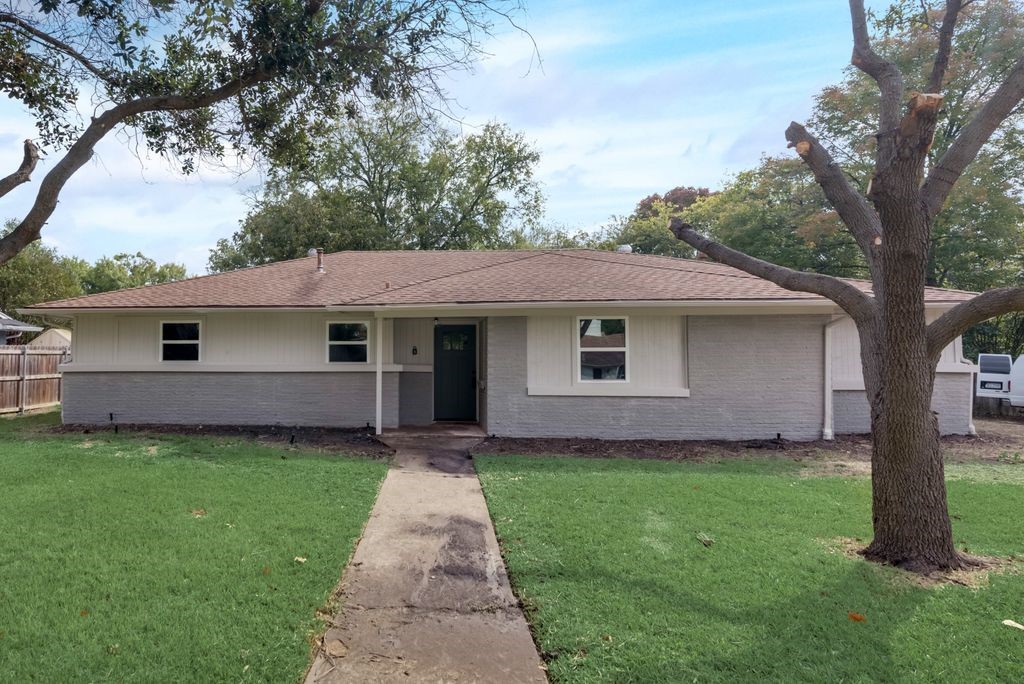 1618 Dakota Drive Garland TX 75043