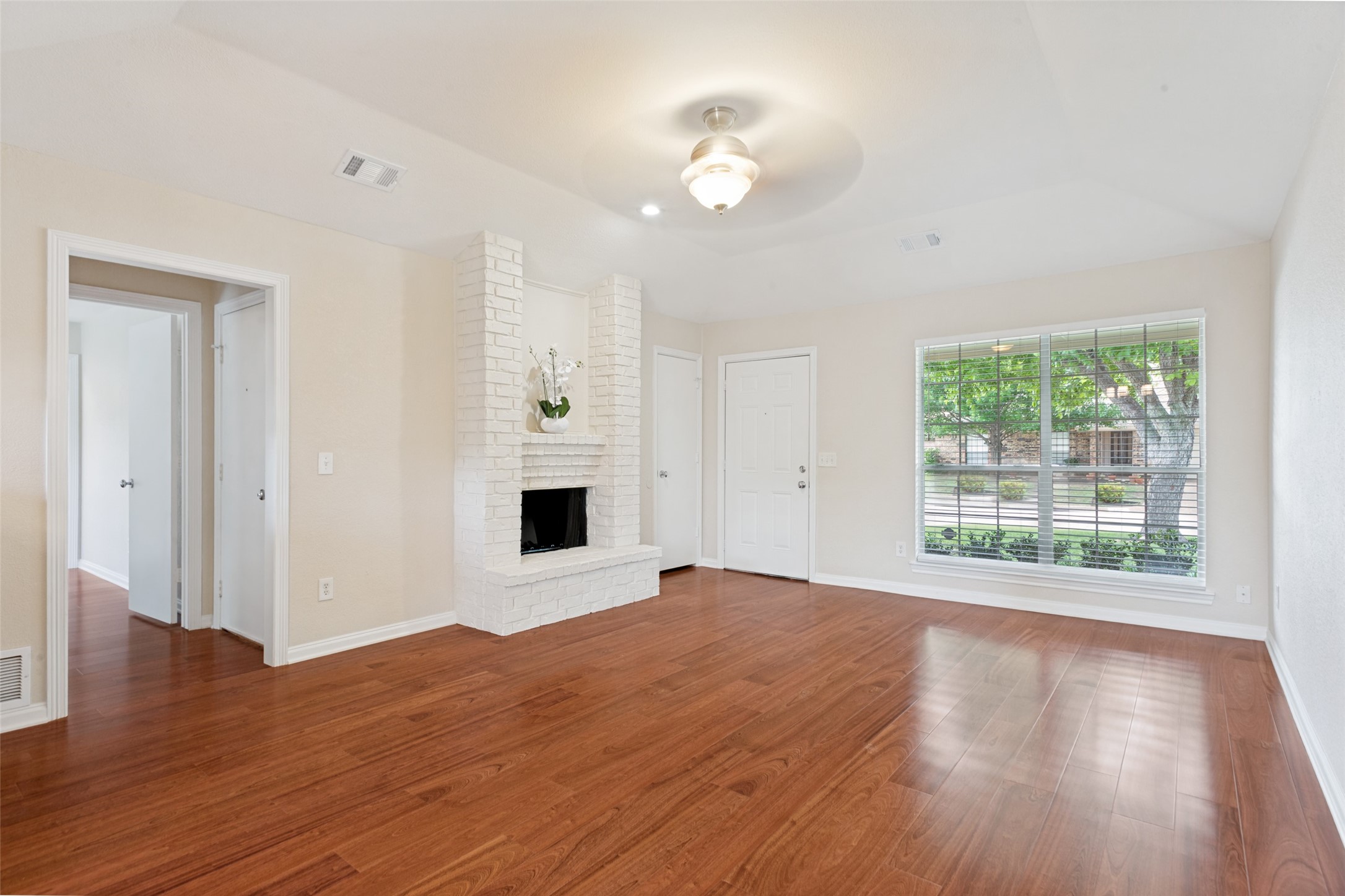 7305 S Meadow Drive E Fort Worth TX 76133