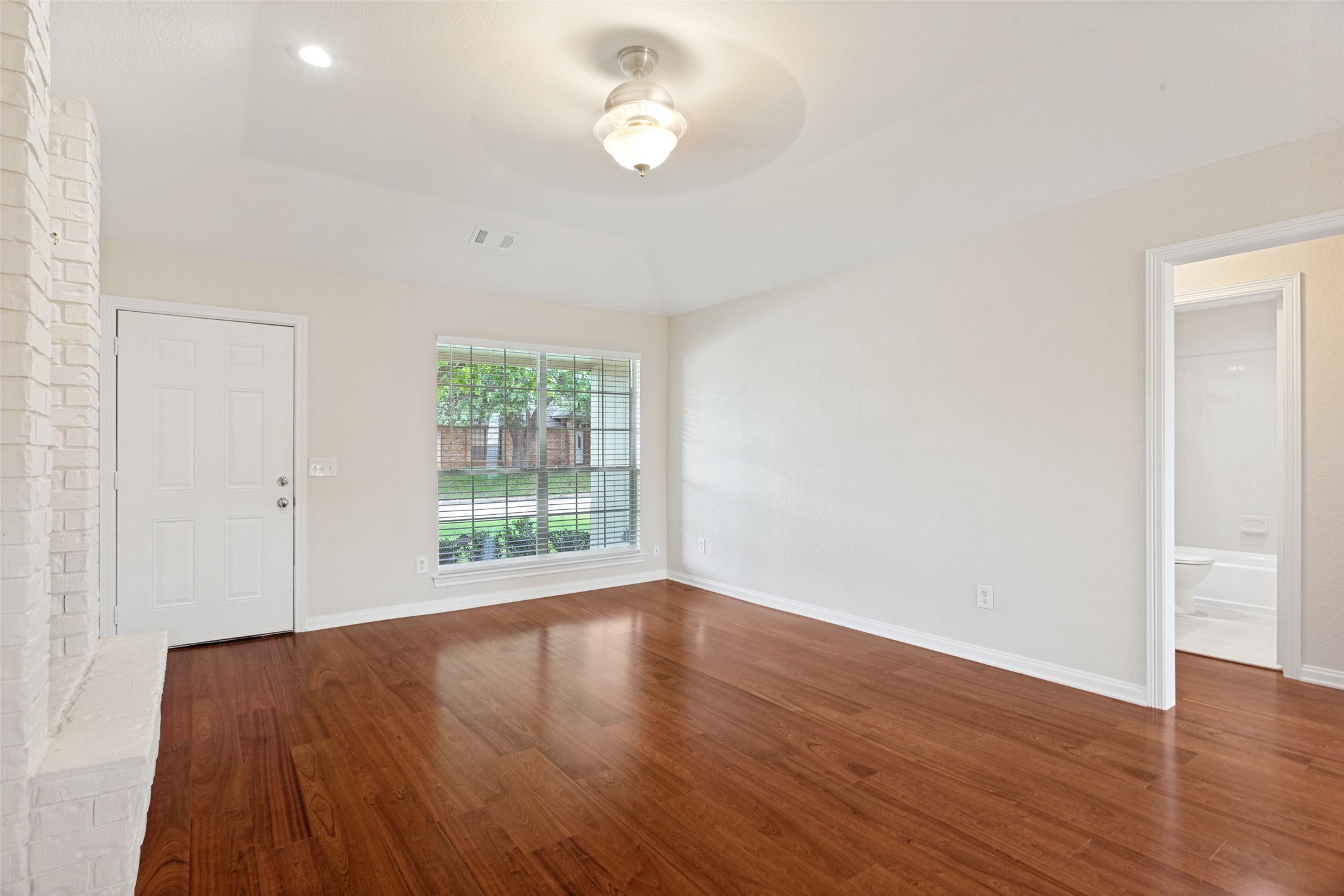 7305 S Meadow Drive E Fort Worth TX 76133
