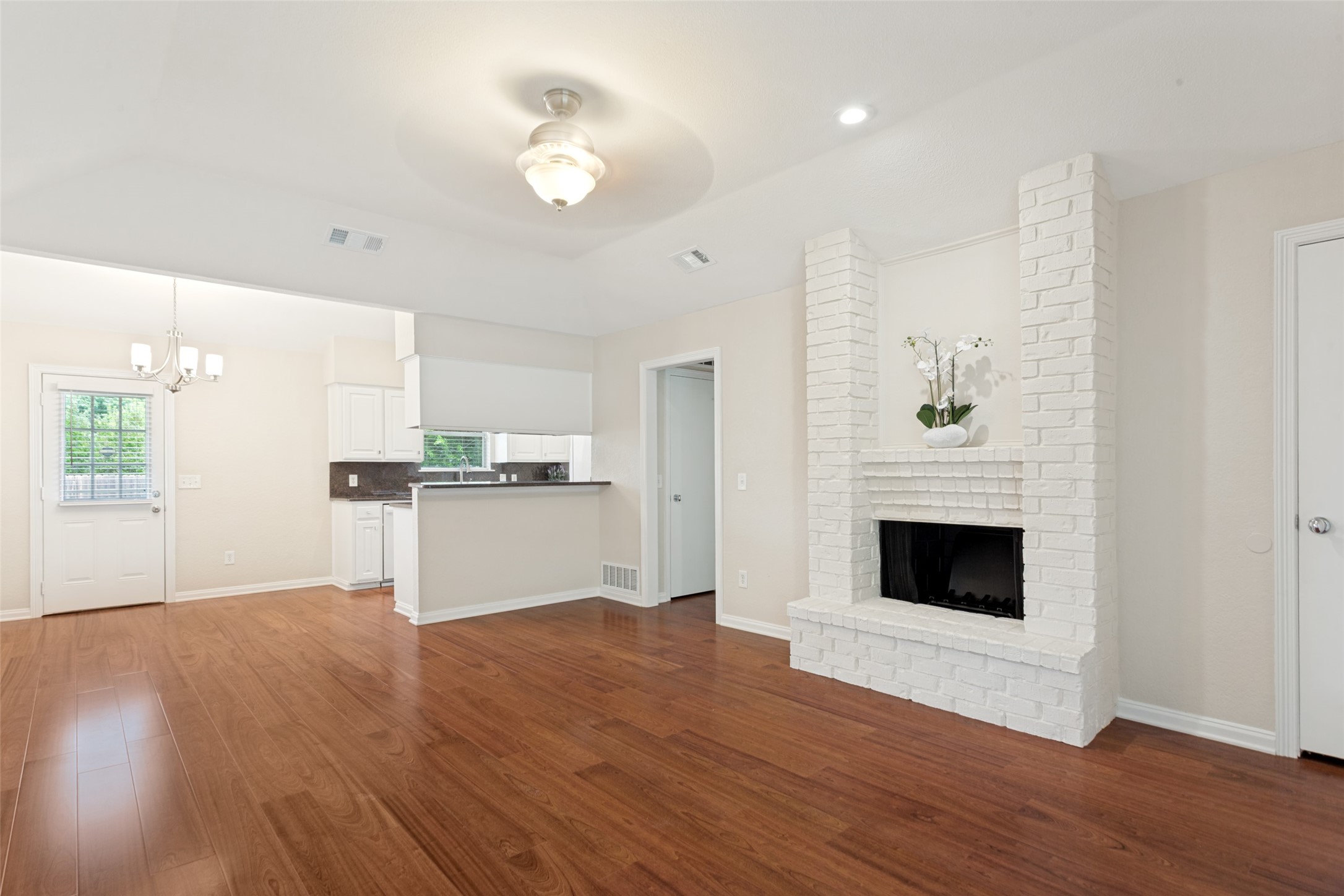 7305 S Meadow Drive E Fort Worth TX 76133