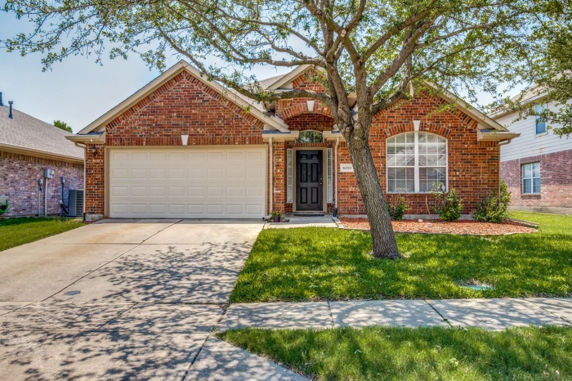 9201 Harrisburg Lane Mckinney TX 75071