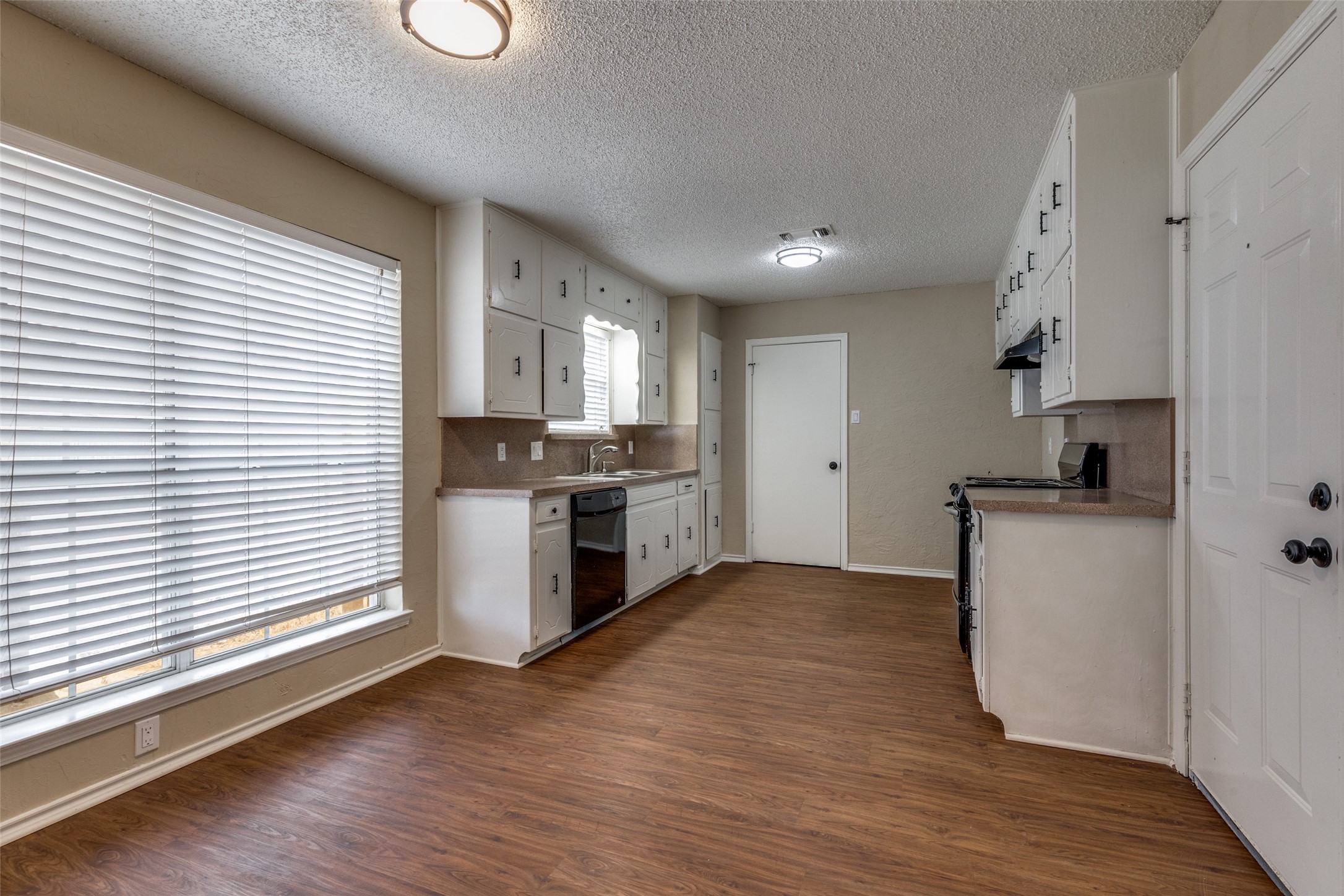 7436 Timberhill Drive North Richland Hills TX 76182