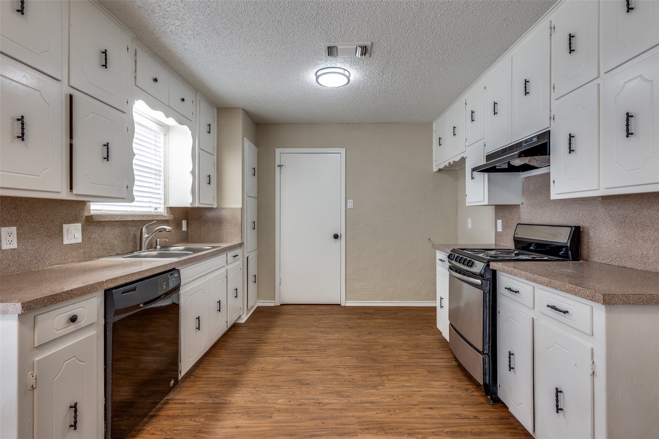 7436 Timberhill Drive North Richland Hills TX 76182