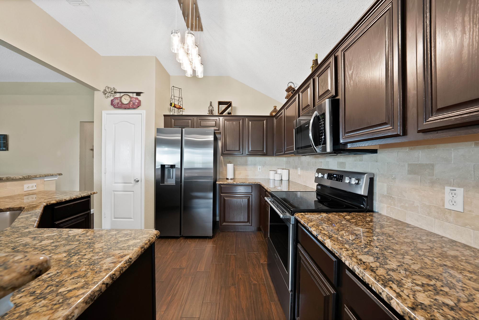 6005 Powder Wood Lane Arlington TX 76018