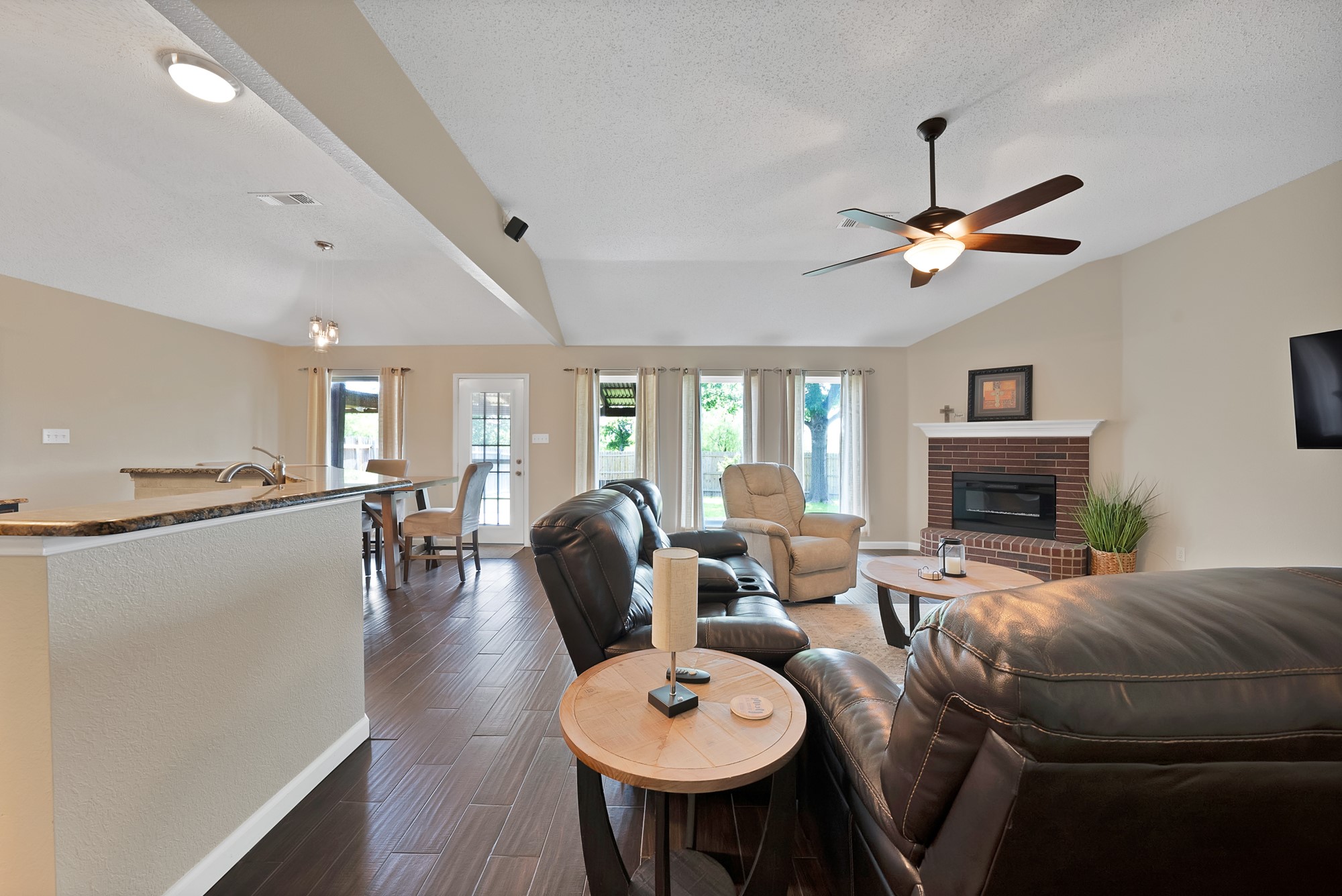 6005 Powder Wood Lane Arlington TX 76018