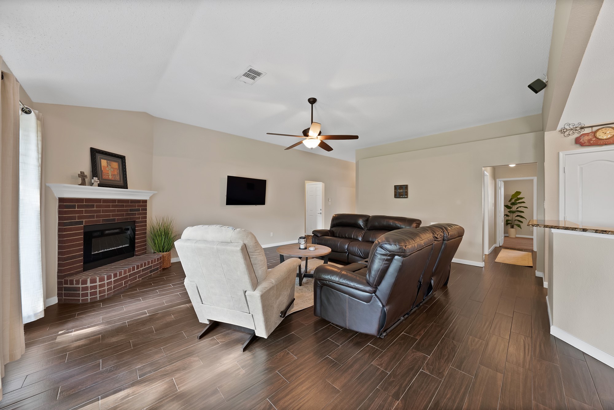 6005 Powder Wood Lane Arlington TX 76018