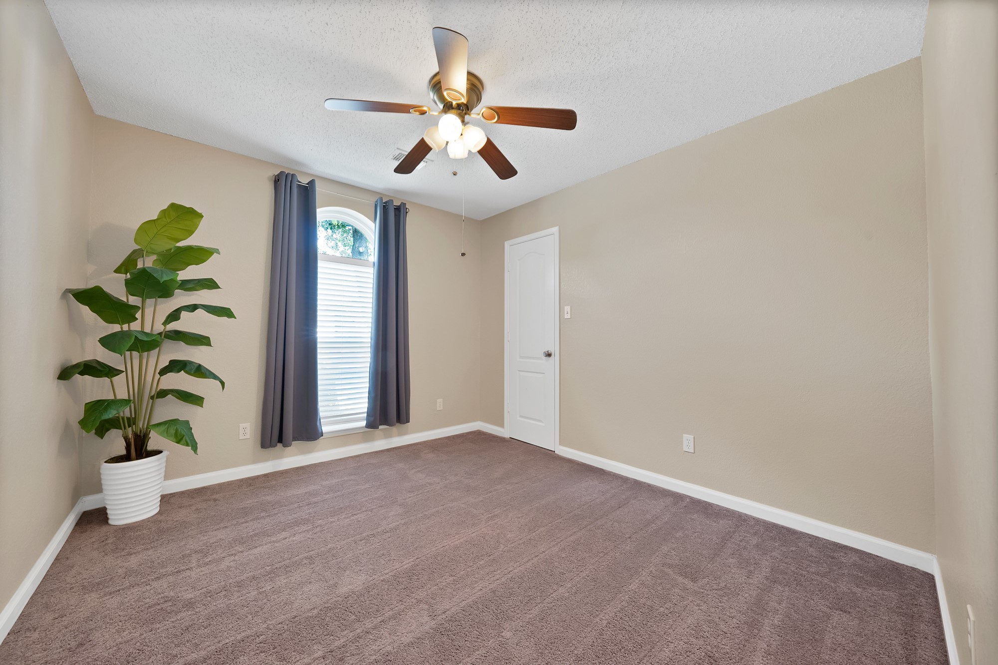 6005 Powder Wood Lane Arlington TX 76018
