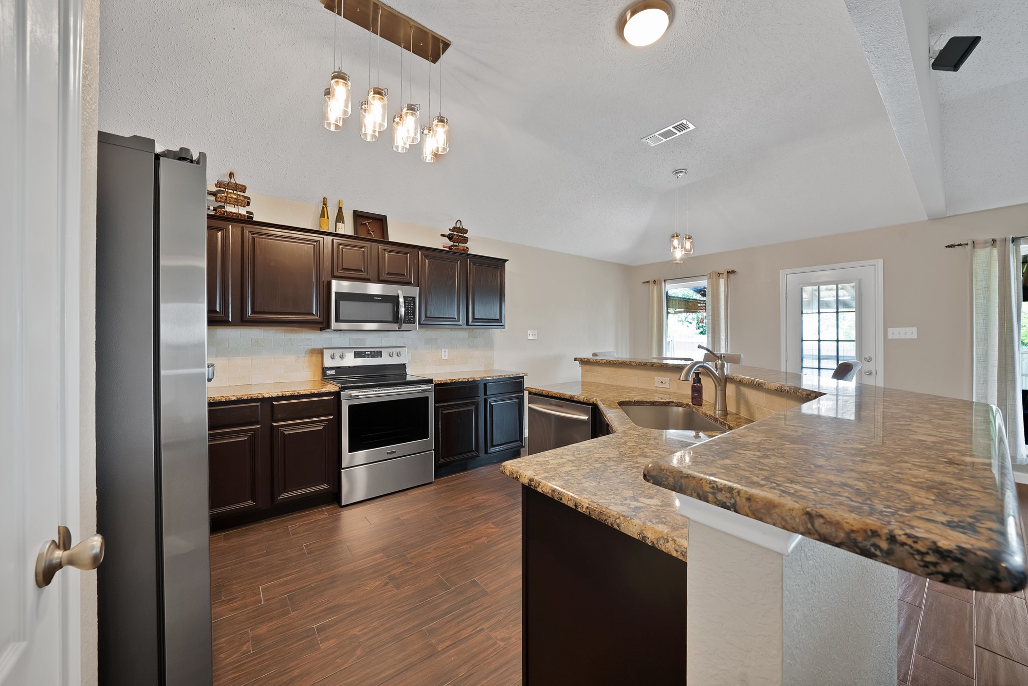 6005 Powder Wood Lane Arlington TX 76018