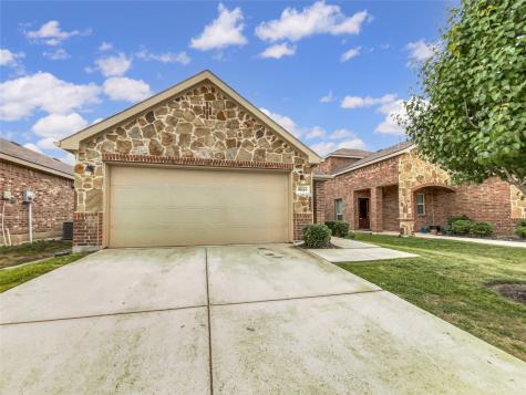 8920 Tenderfoot Lane Aubrey TX 76227