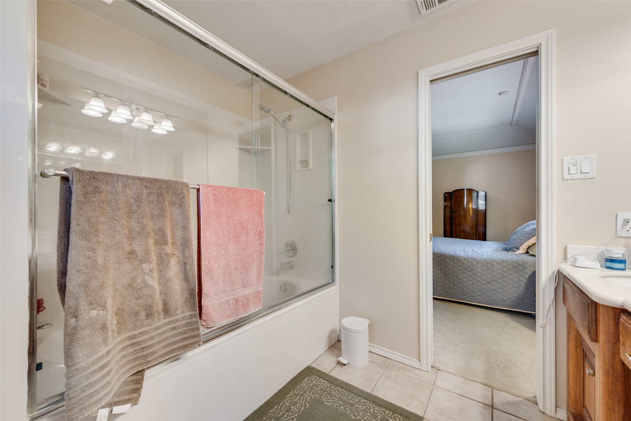 1719 Autumn Lane Arlington TX 76012