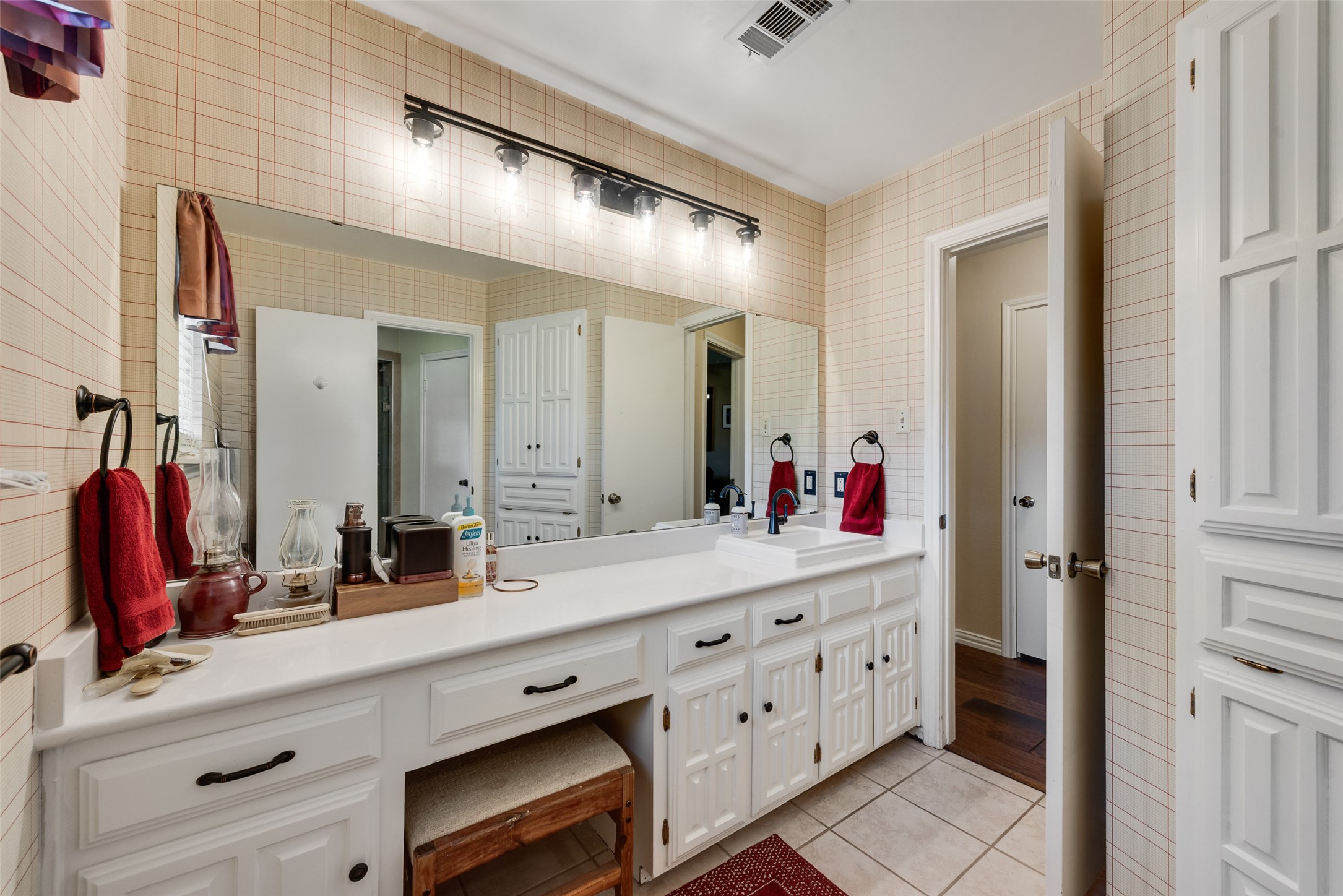 1719 Autumn Lane Arlington TX 76012