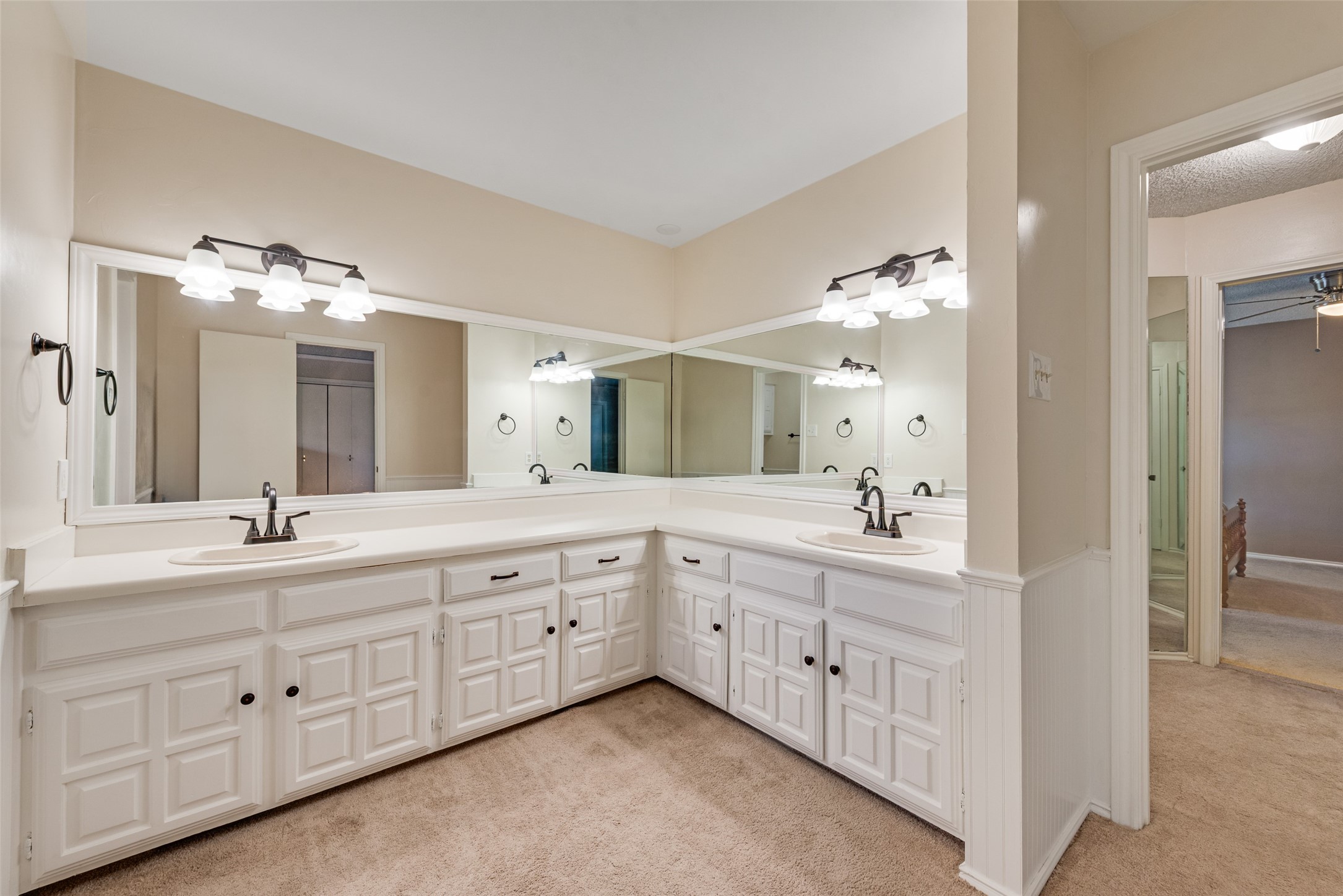 1719 Autumn Lane Arlington TX 76012