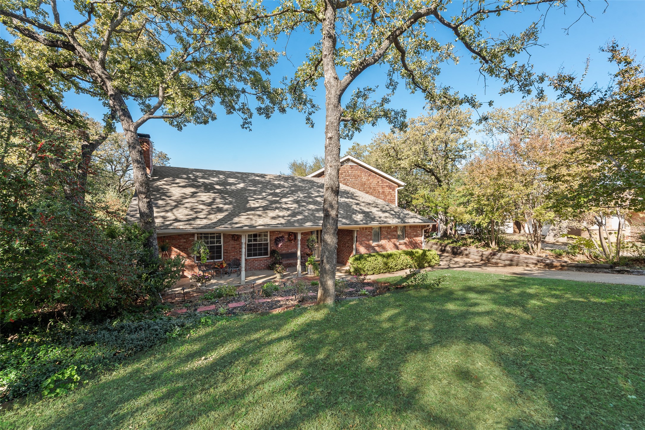 1719 Autumn Lane Arlington TX 76012