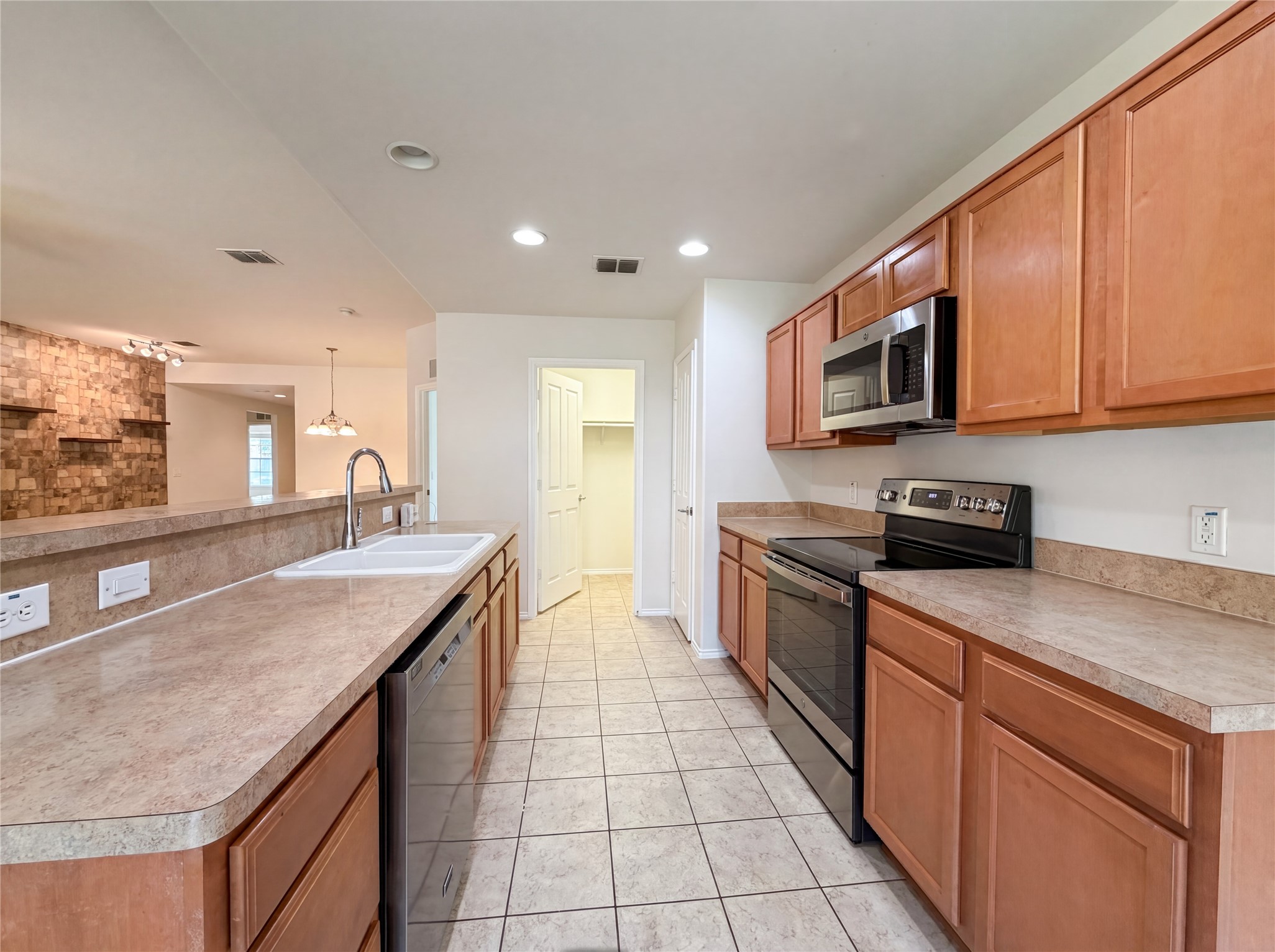 903 Mazatlan Court Arlington TX 76002