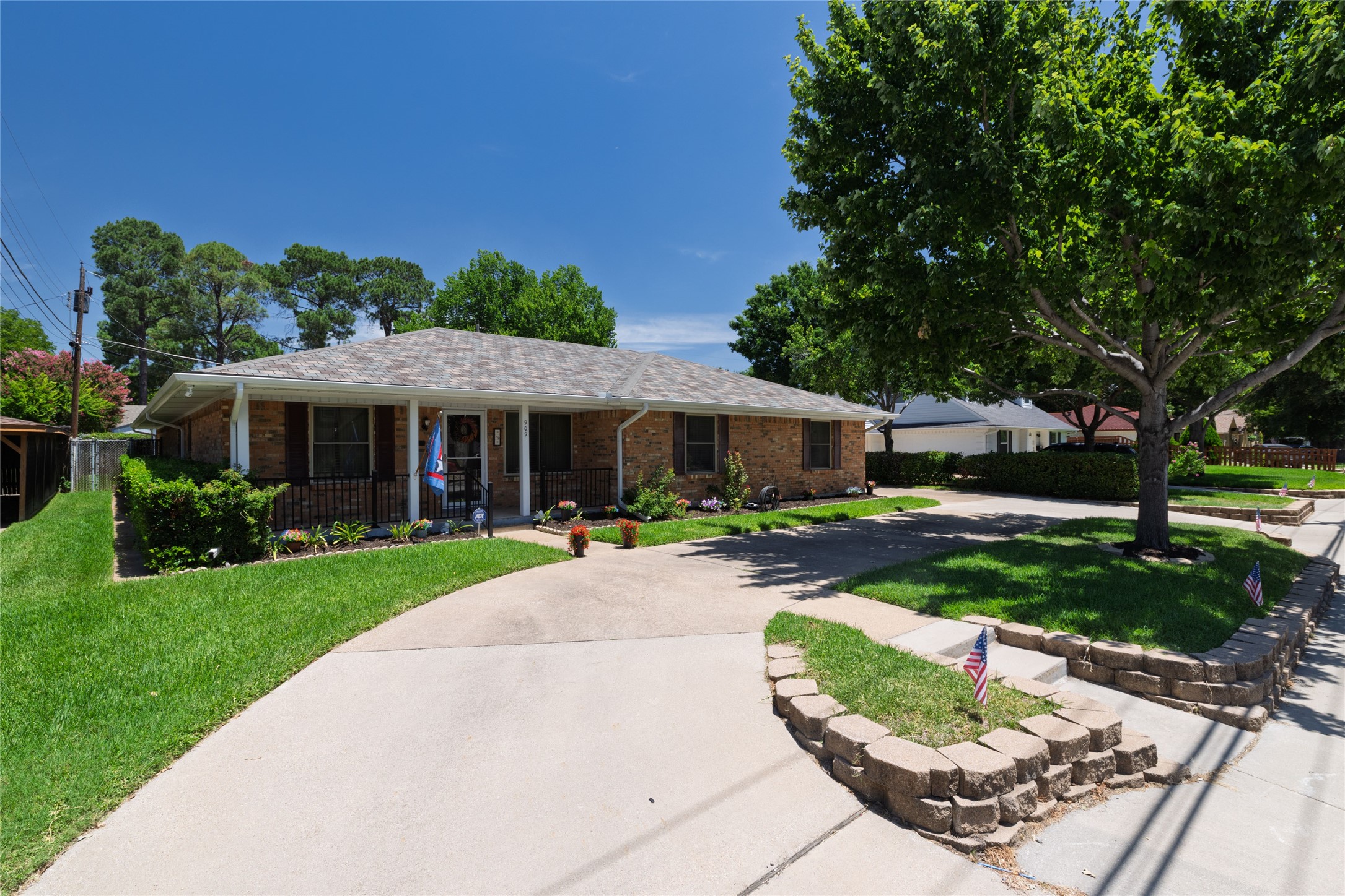 909 W Grauwyler Road Irving TX 75061