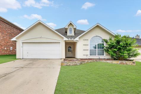 4933 Happy Trail Fort Worth TX 76244