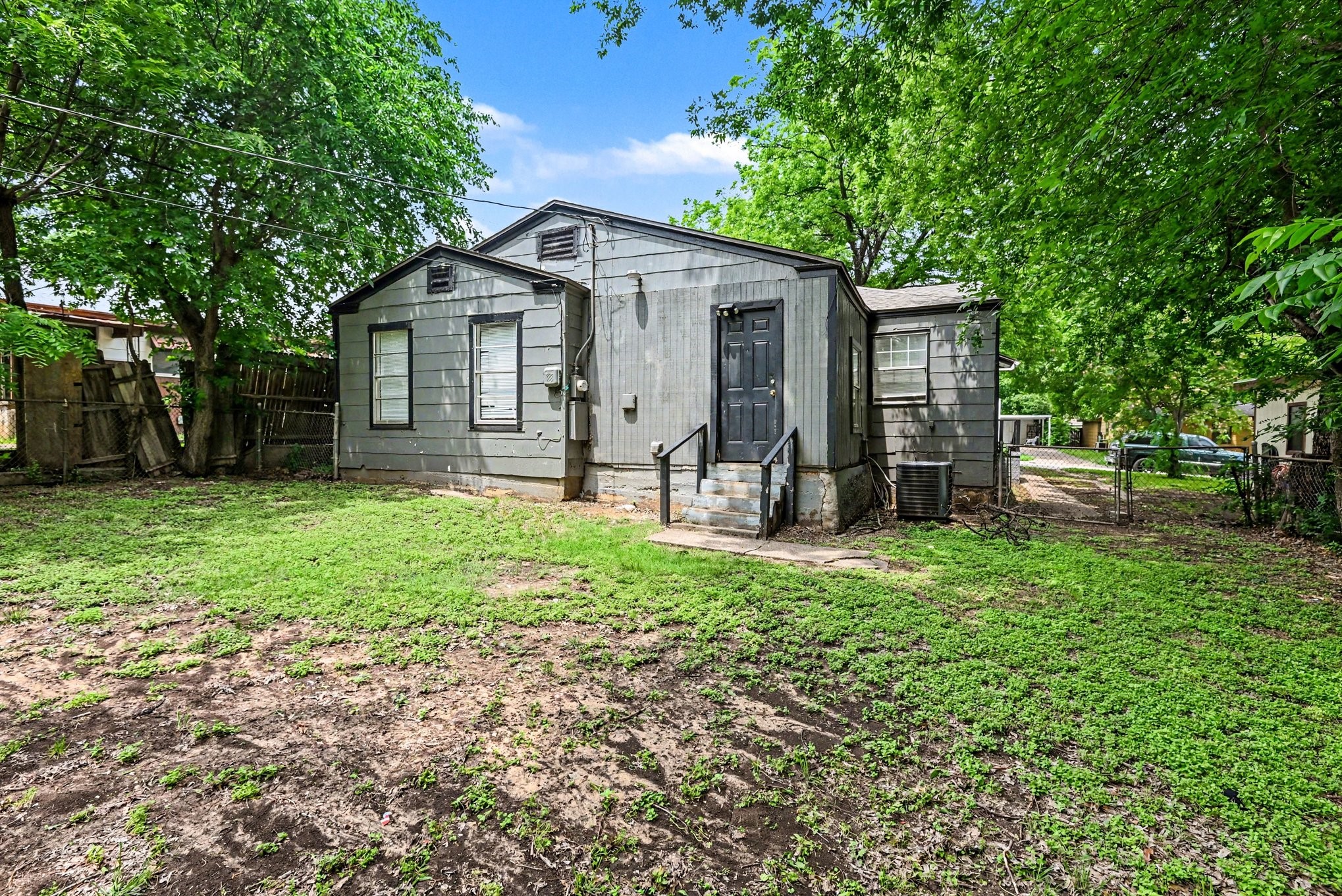 5025 N Langley Road River Oaks TX 76114