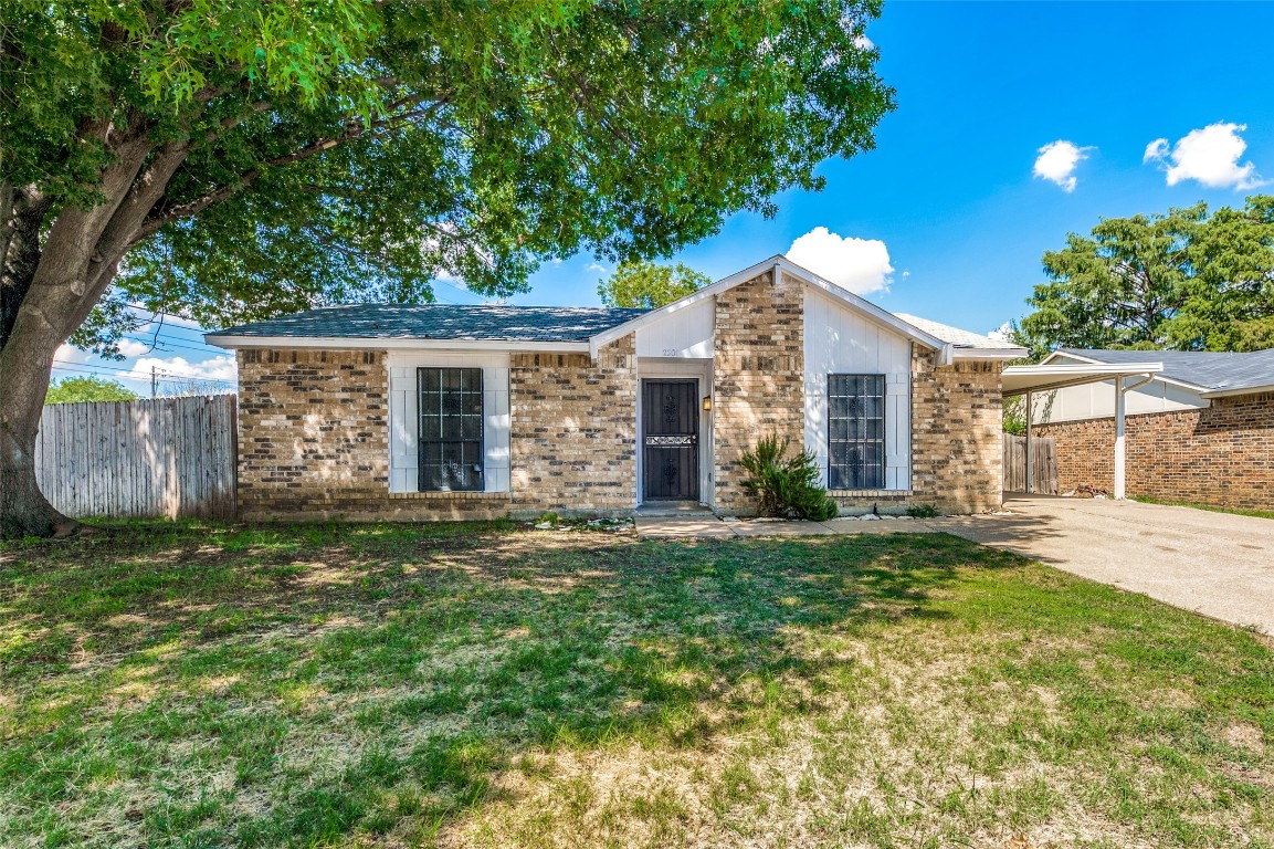 2201 Busch Drive Arlington TX 76014