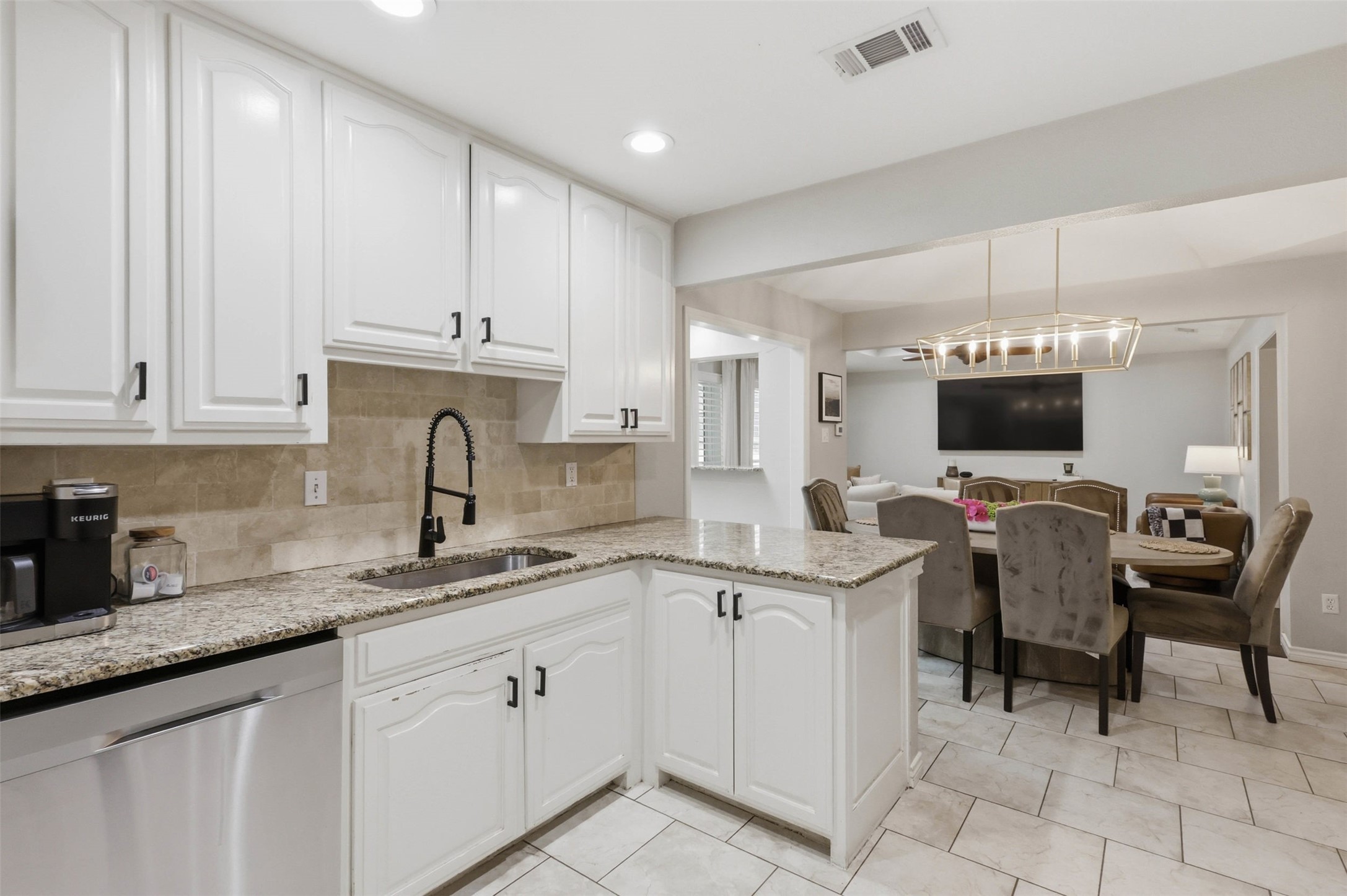 6405 Amicable Drive Arlington TX 76016