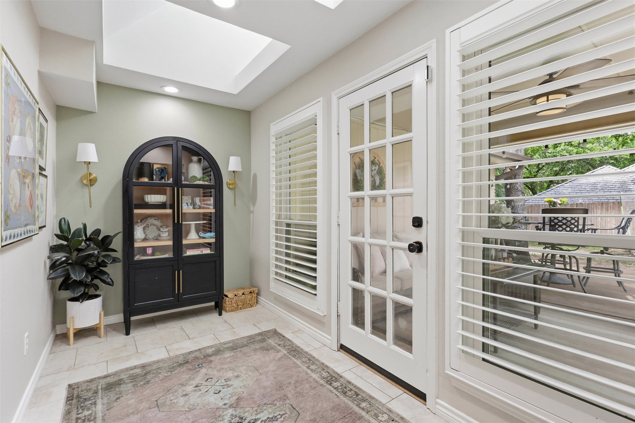 6405 Amicable Drive Arlington TX 76016