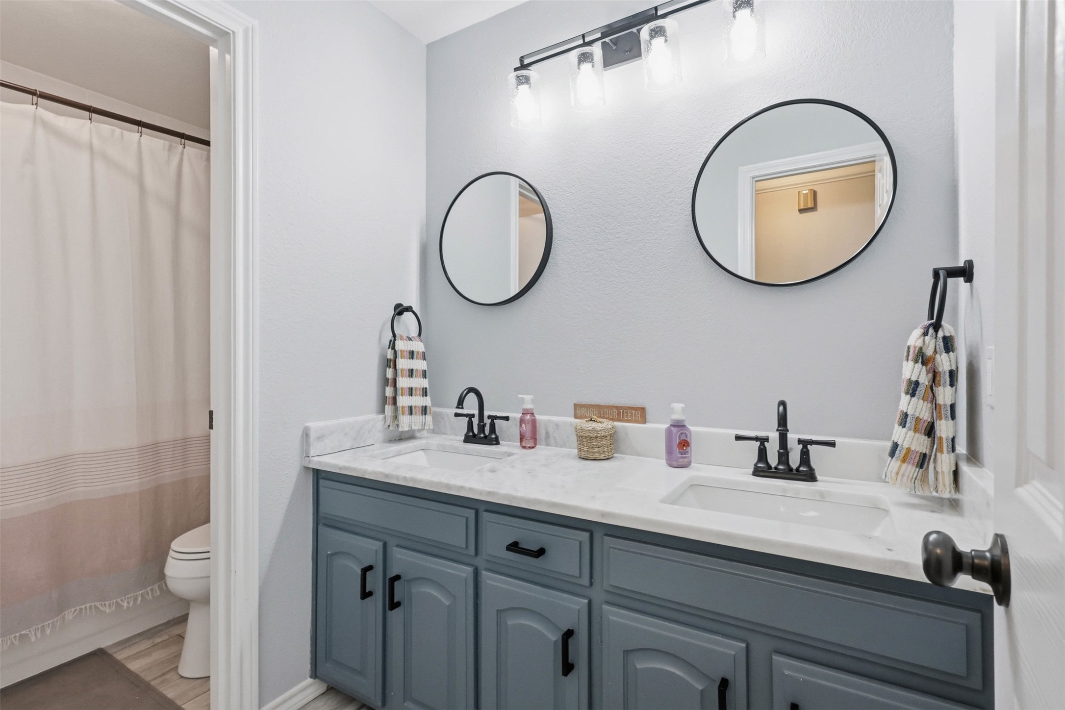 6405 Amicable Drive Arlington TX 76016
