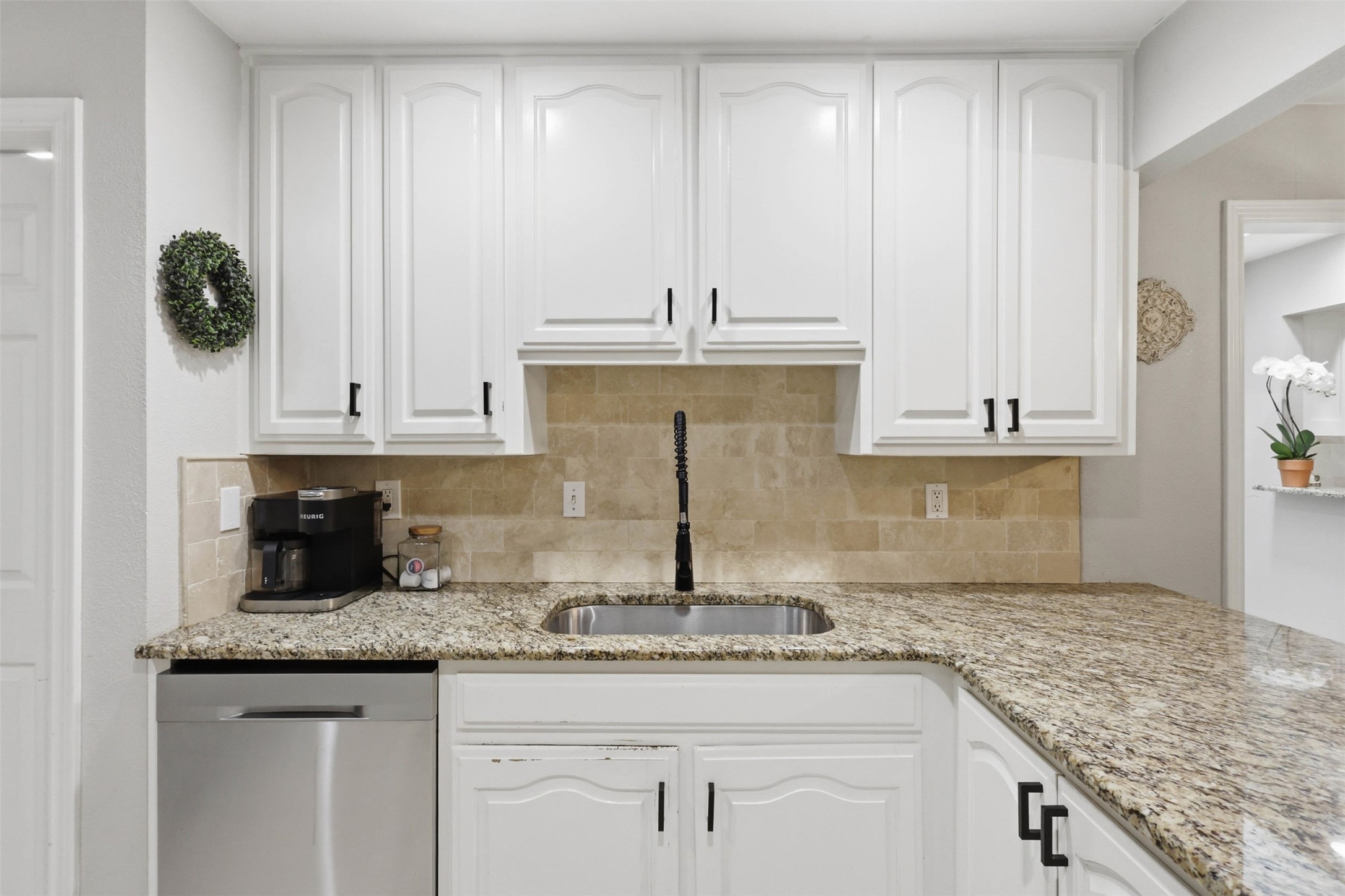6405 Amicable Drive Arlington TX 76016