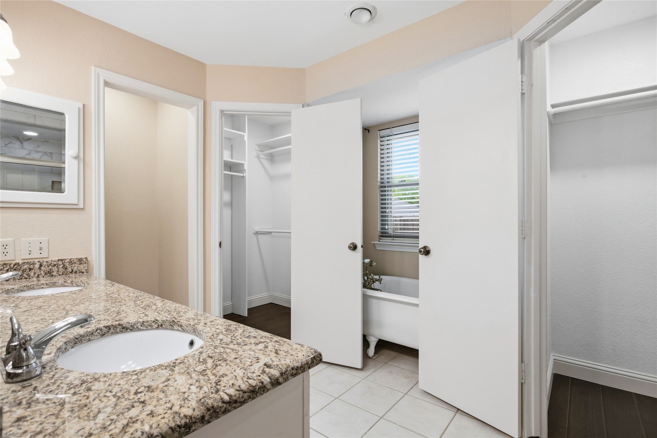 217 Willowcrest Drive Garland TX 75040