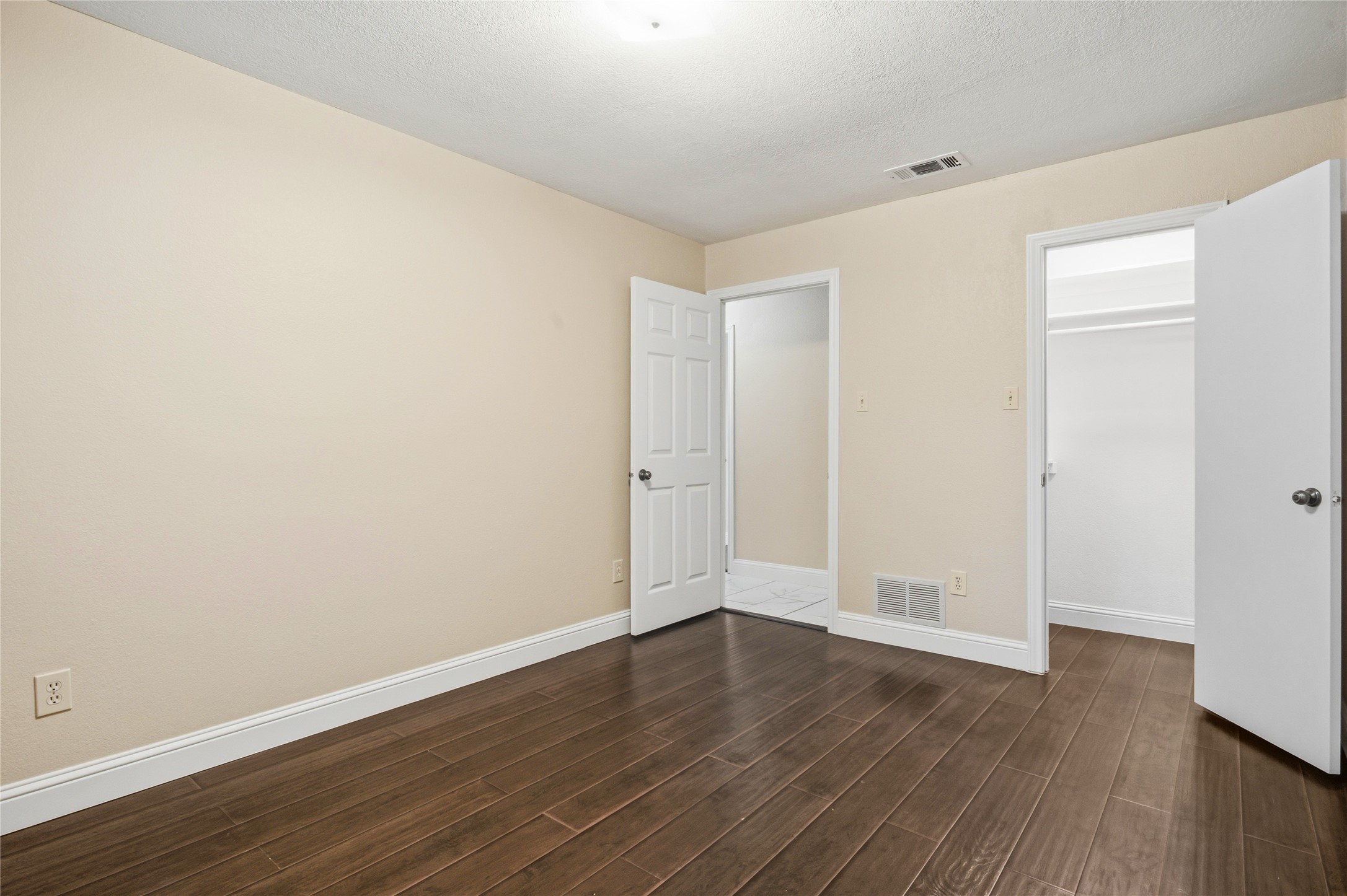 217 Willowcrest Drive Garland TX 75040