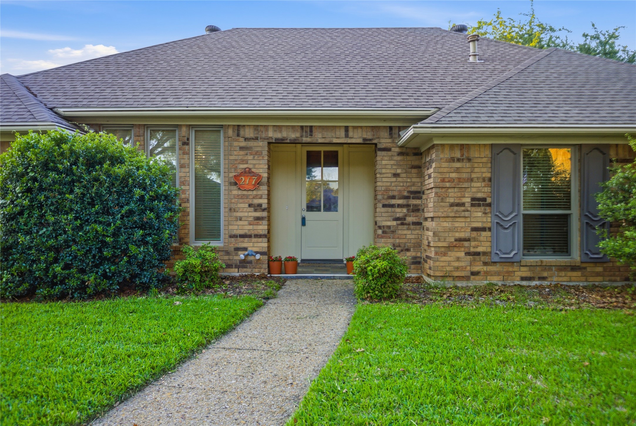 217 Willowcrest Drive Garland TX 75040