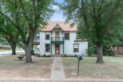 103 N Crockett Street Henrietta TX 76365