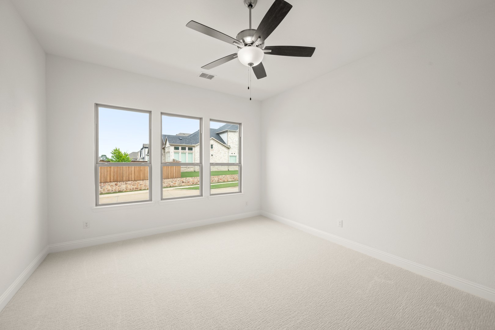 1540 Euclid Alley Corinth TX 76208