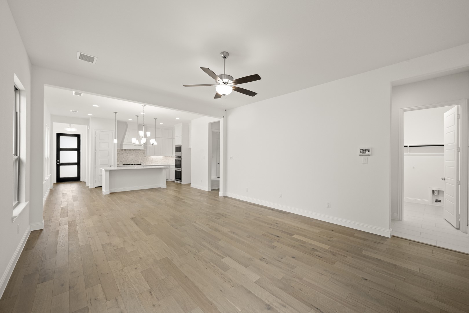 1540 Euclid Alley Corinth TX 76208