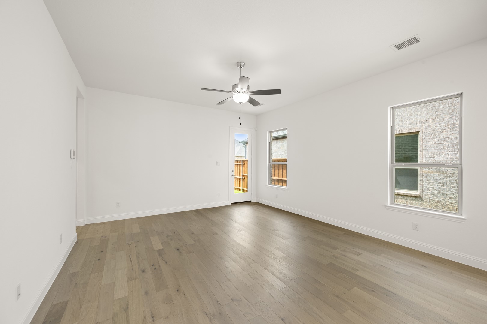 1540 Euclid Alley Corinth TX 76208