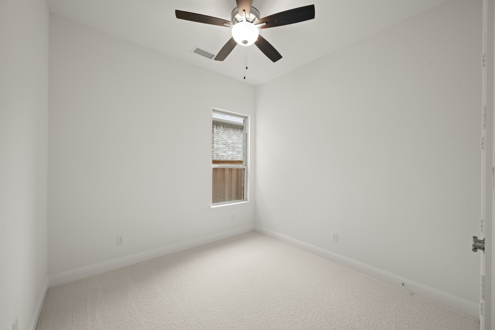 1540 Euclid Alley Corinth TX 76208