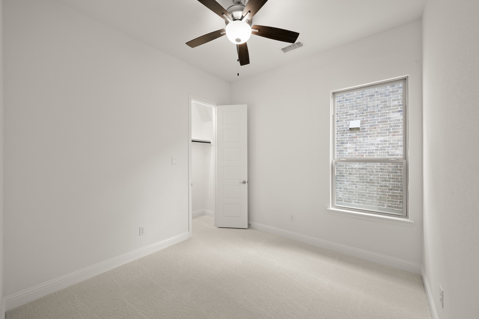 1540 Euclid Alley Corinth TX 76208