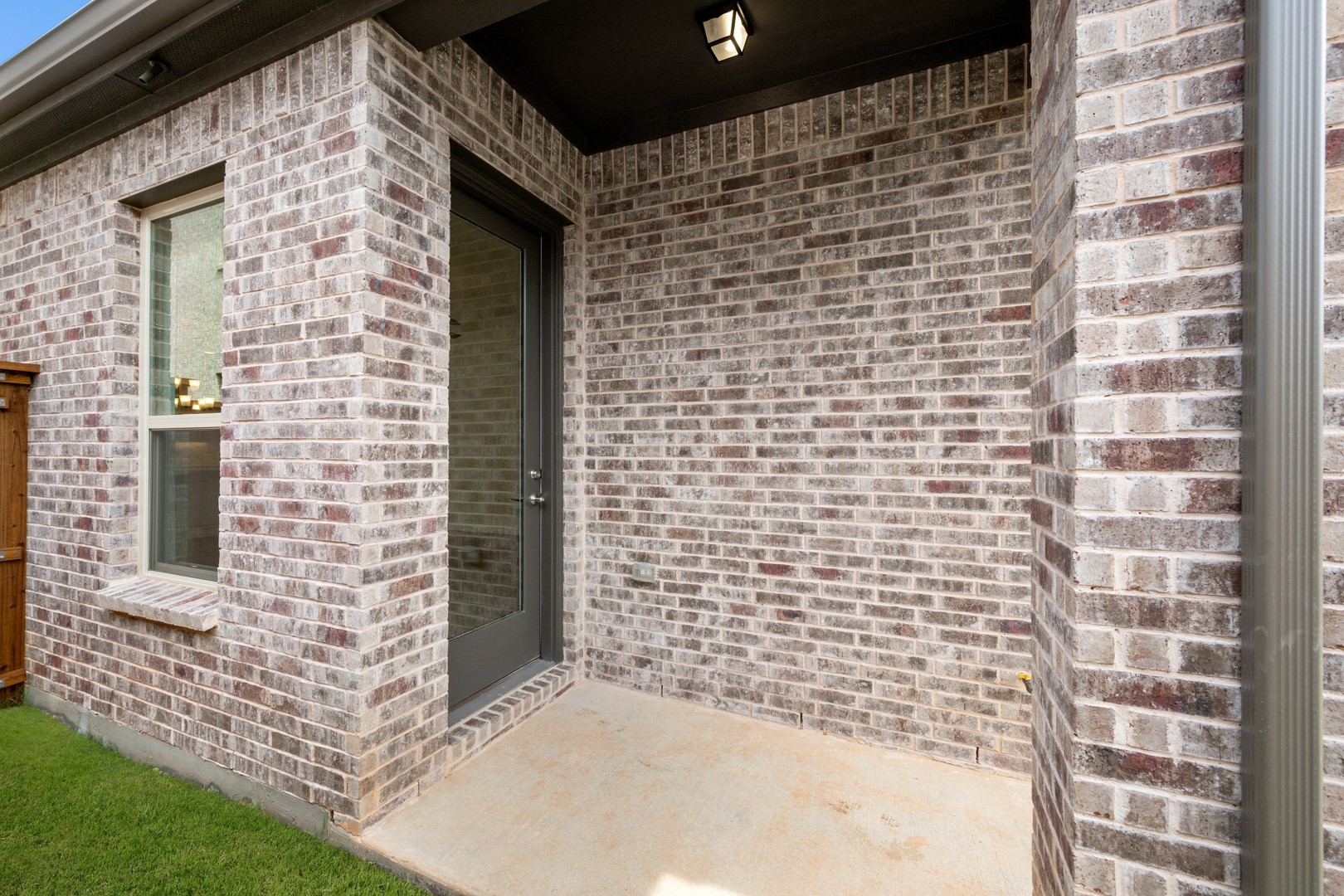 1540 Euclid Alley Corinth TX 76208