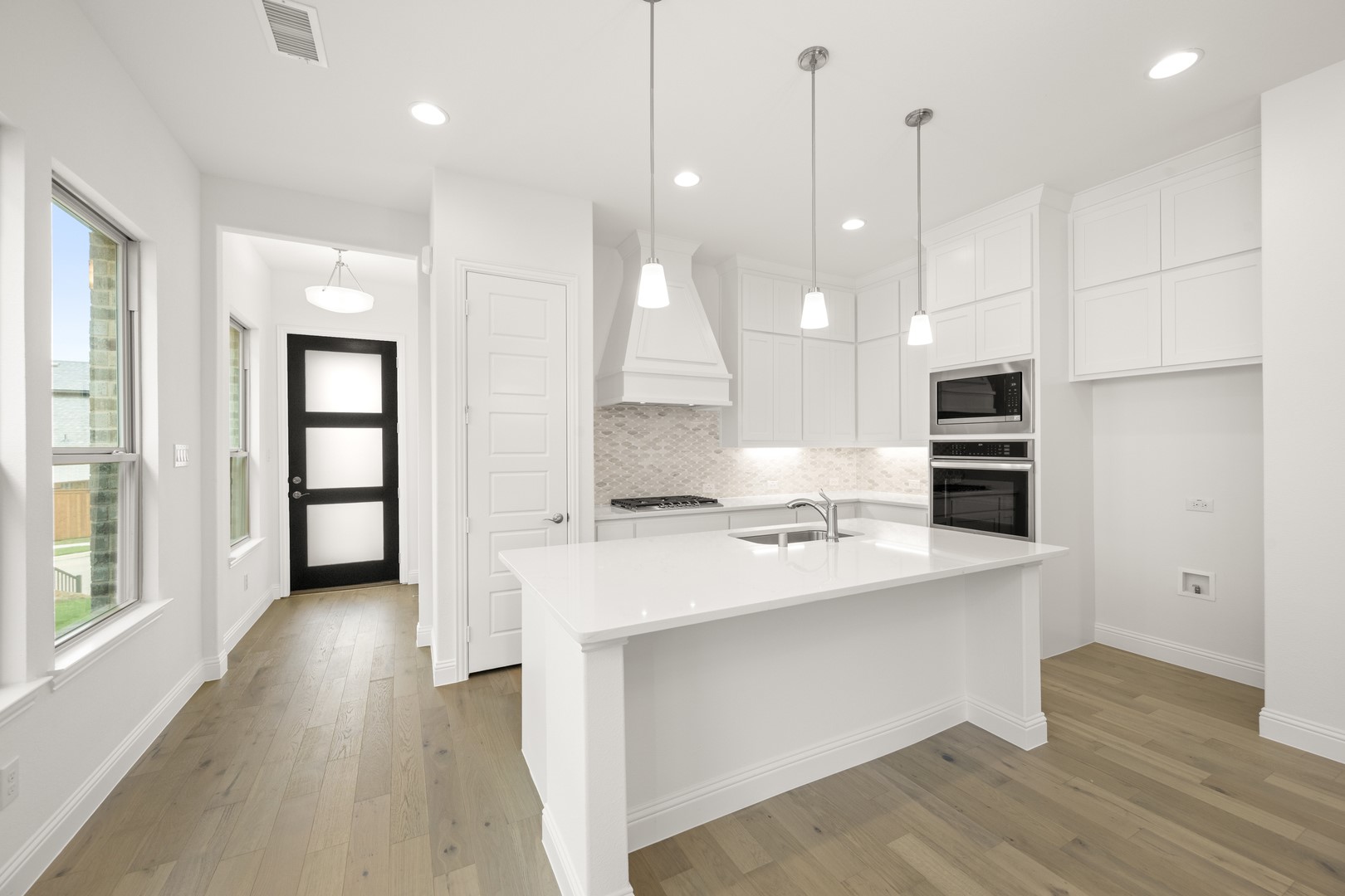 1540 Euclid Alley Corinth TX 76208