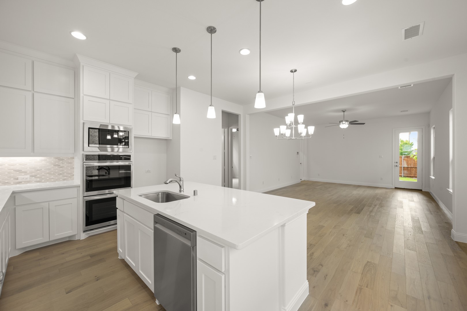 1540 Euclid Alley Corinth TX 76208
