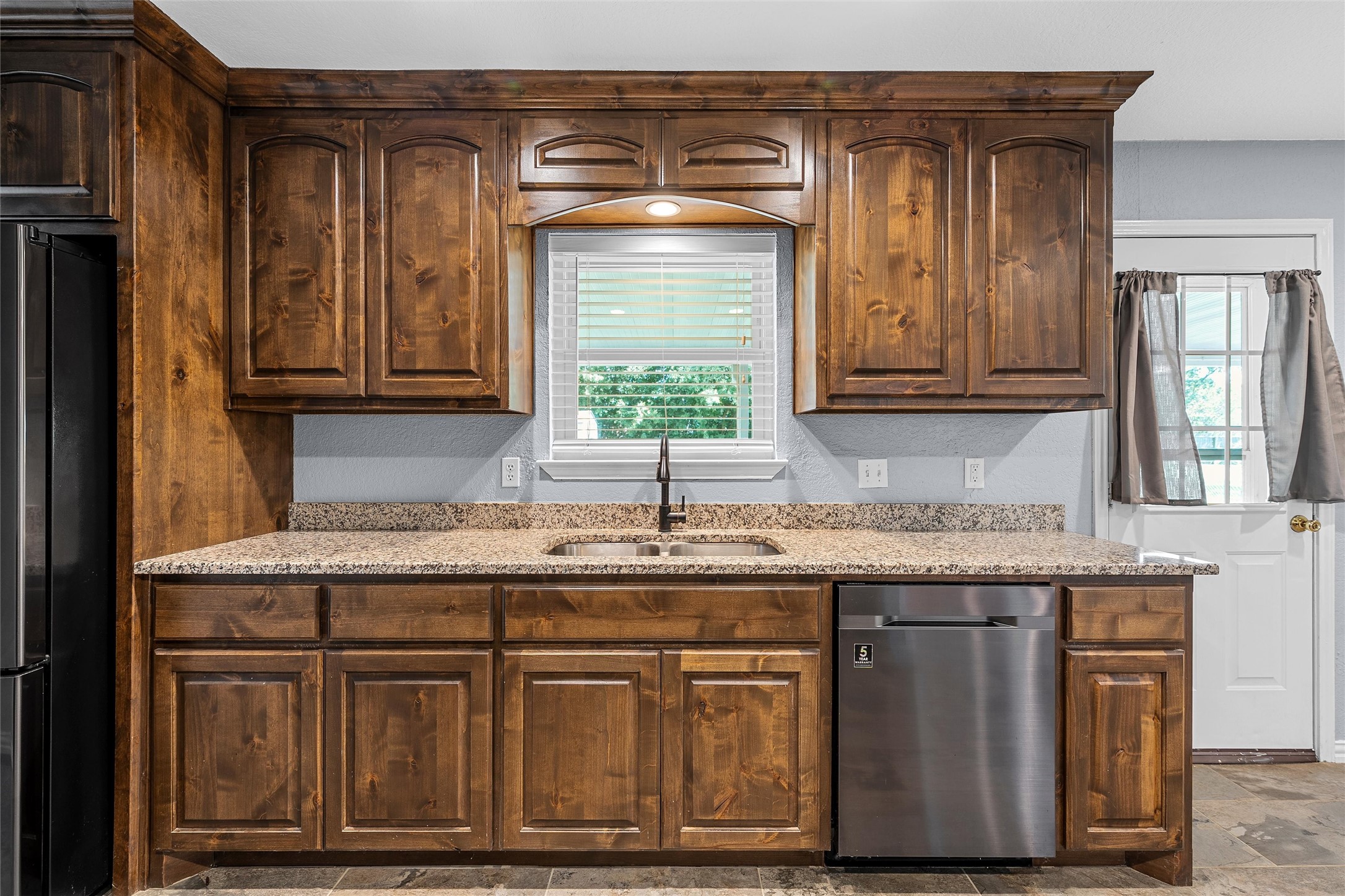 244 Alamosa Drive Hewitt TX 76643