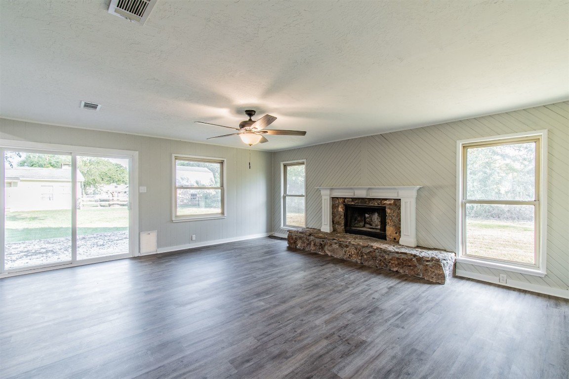 182 Rs County Road 1536 Point TX 75472