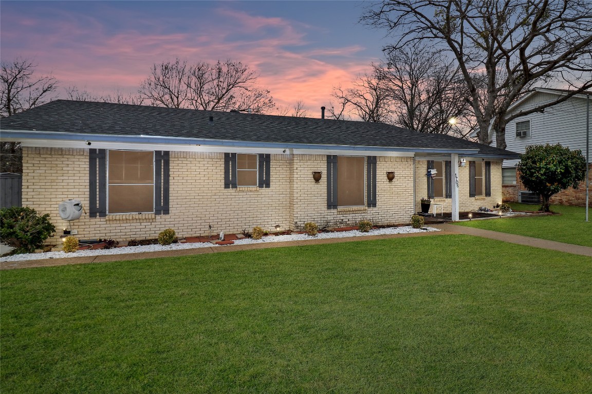 1706 Clifton Court Grand Prairie TX 75051
