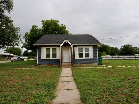 1501 Blewett Street Graham TX 76450