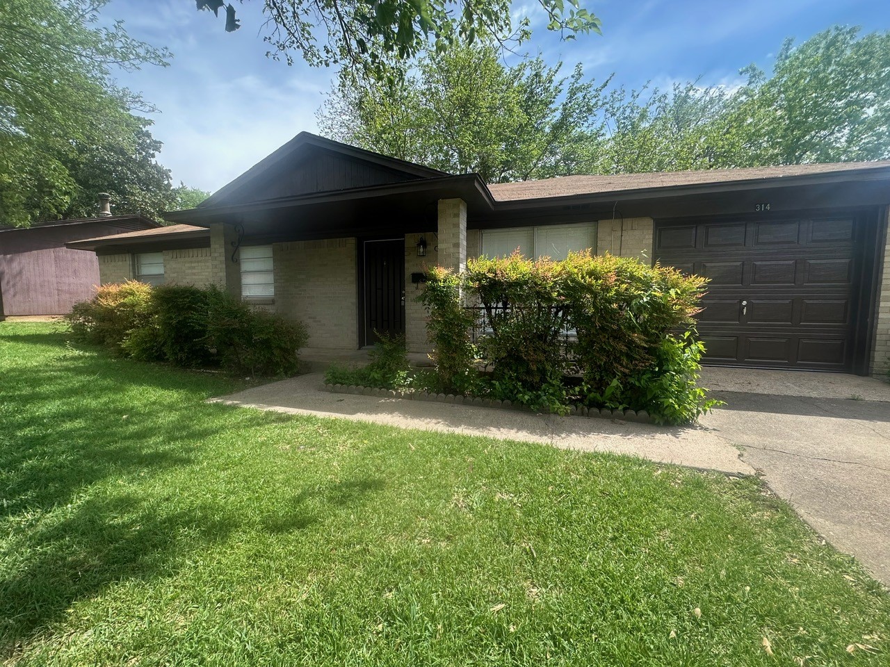 314 W Shaw Street Duncanville TX 75137