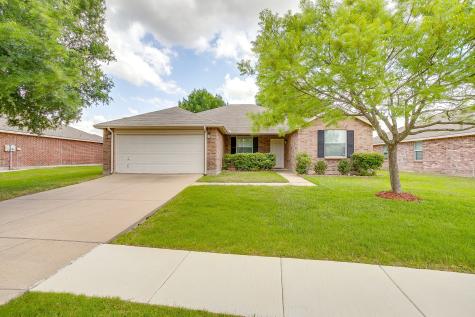 1313 Lauren Drive Burleson TX 76028
