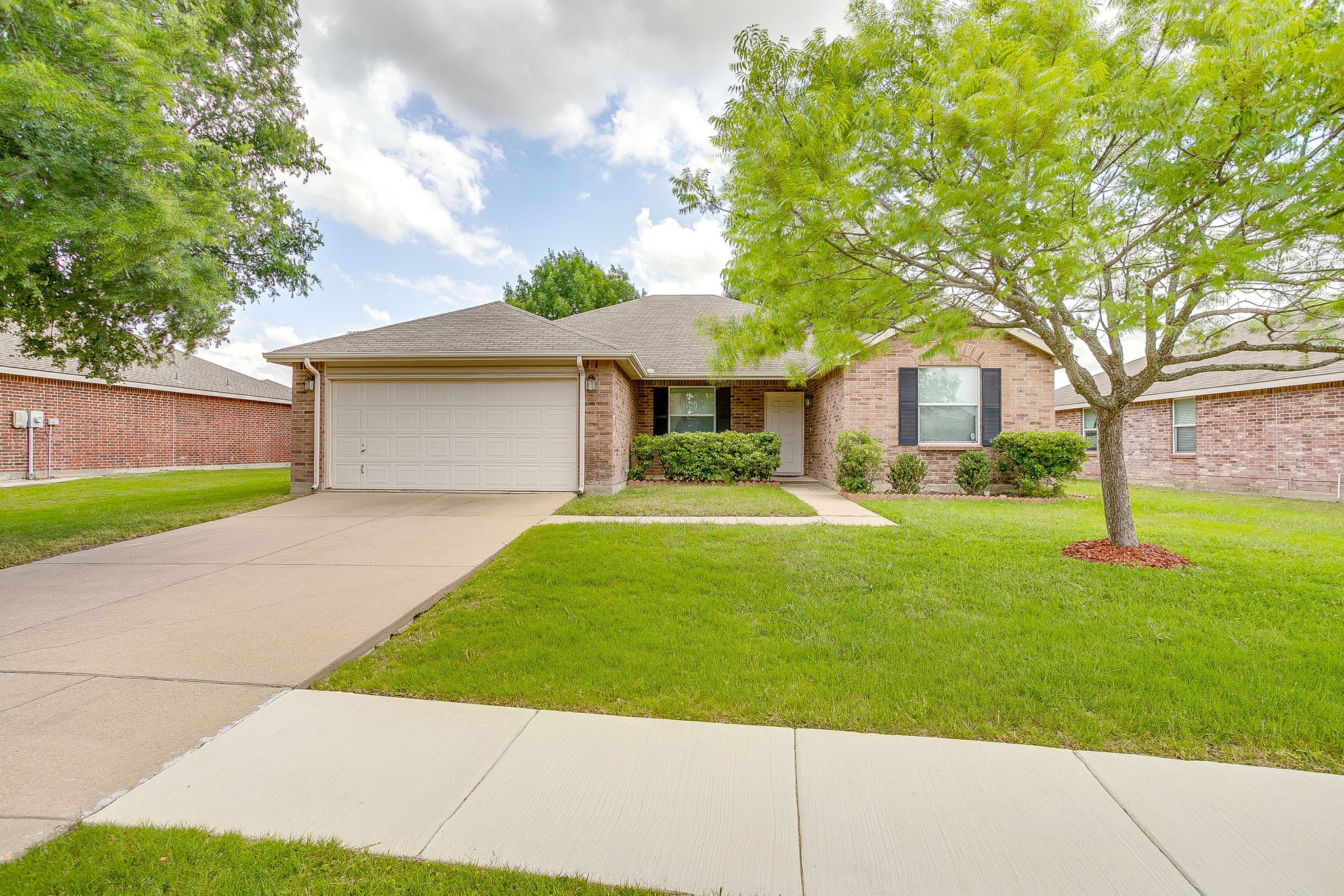 1313 Lauren Drive Burleson TX 76028