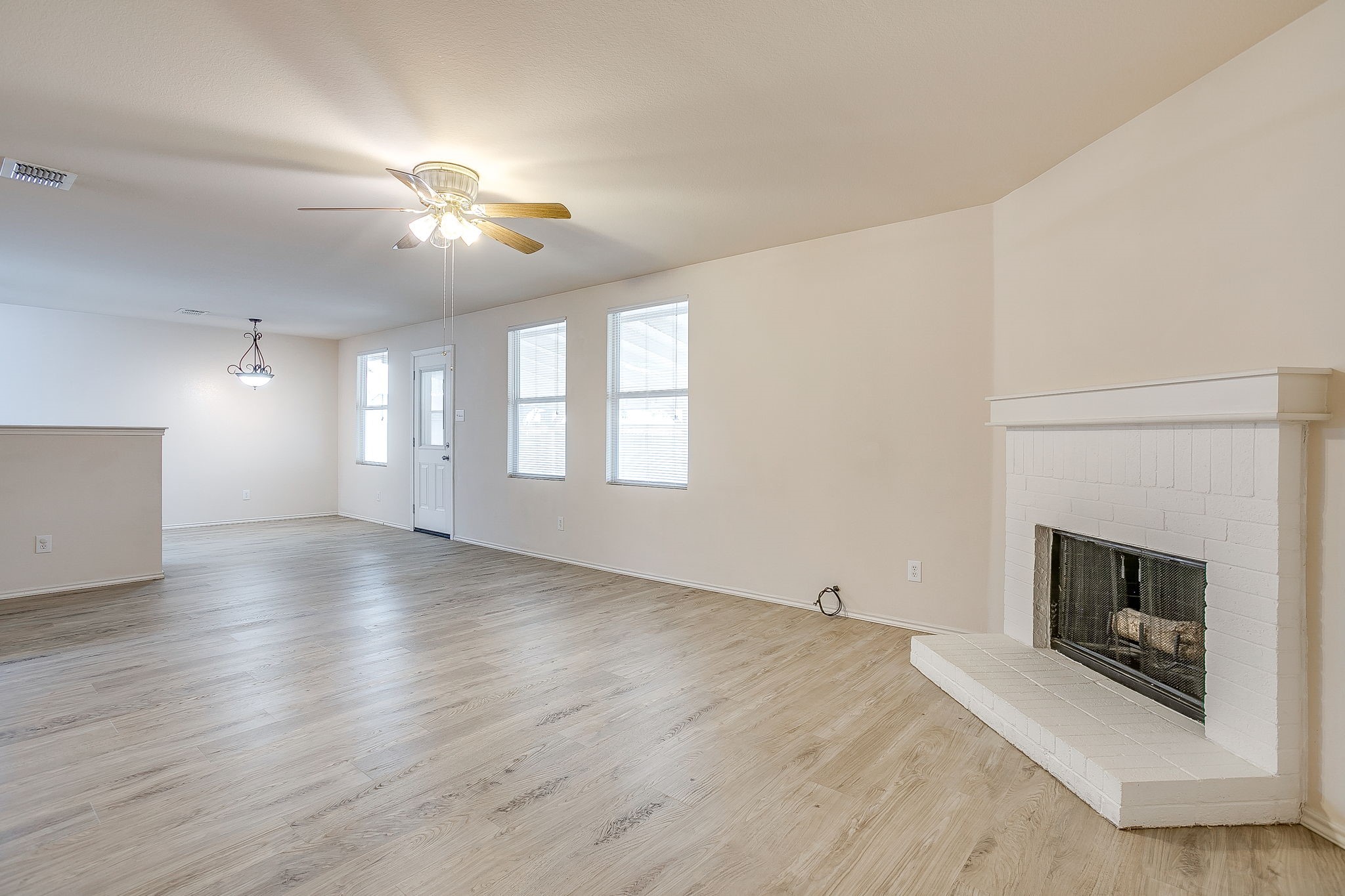 1313 Lauren Drive Burleson TX 76028